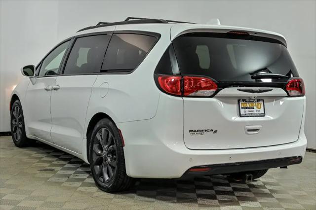 2020 Chrysler Pacifica Touring L Plus