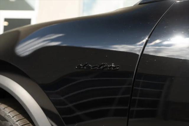 2025 Porsche Macan Electric 4