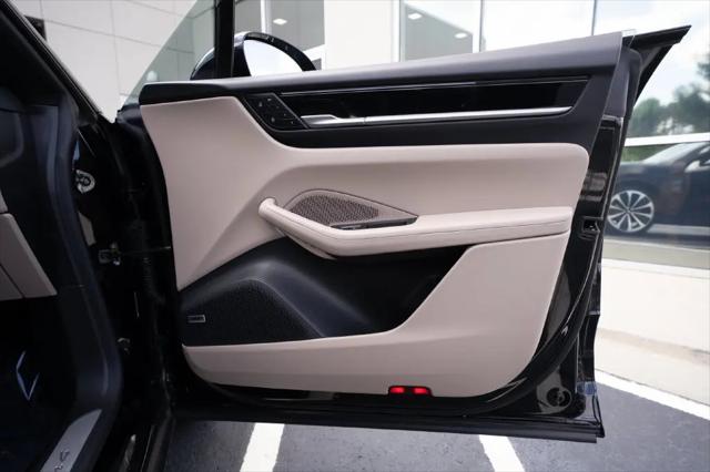 2025 Porsche Macan Electric 4