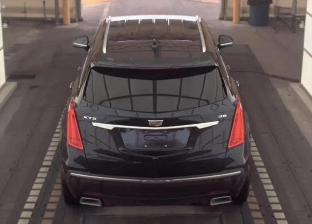 2017 Cadillac XT5 Standard