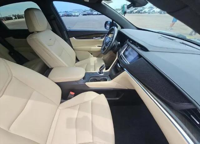 2017 Cadillac XT5 Standard