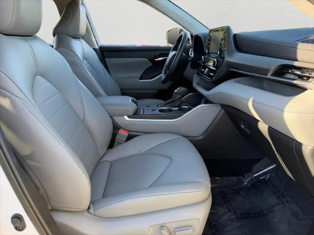 2022 Toyota Highlander Hybrid XLE