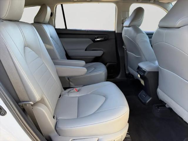 2022 Toyota Highlander Hybrid XLE