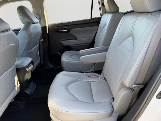 2022 Toyota Highlander Hybrid XLE
