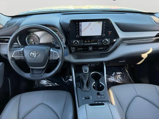 2022 Toyota Highlander Hybrid XLE