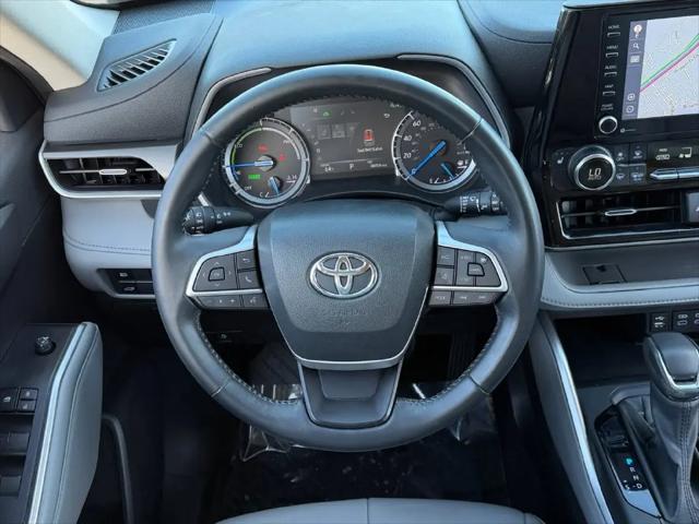 2022 Toyota Highlander Hybrid XLE