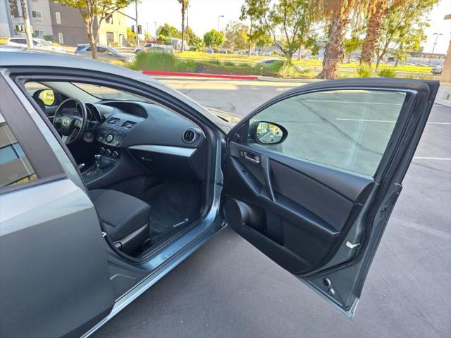 2013 Mazda Mazda3 i Touring