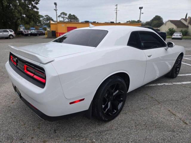 2016 Dodge Challenger SXT Plus