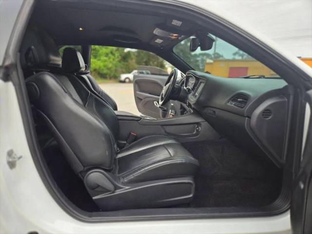 2016 Dodge Challenger SXT Plus