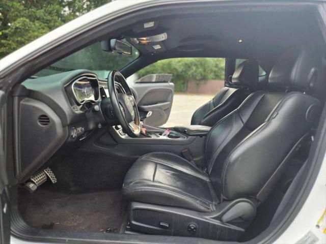 2016 Dodge Challenger SXT Plus