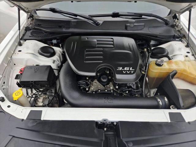 2016 Dodge Challenger SXT Plus
