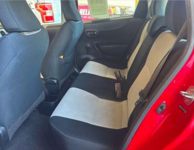 2012 Toyota Yaris L