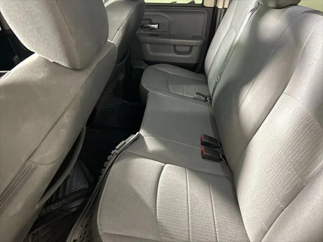 2024 Ram 1500 Classic SLT Quad Cab 4x4 64 Box