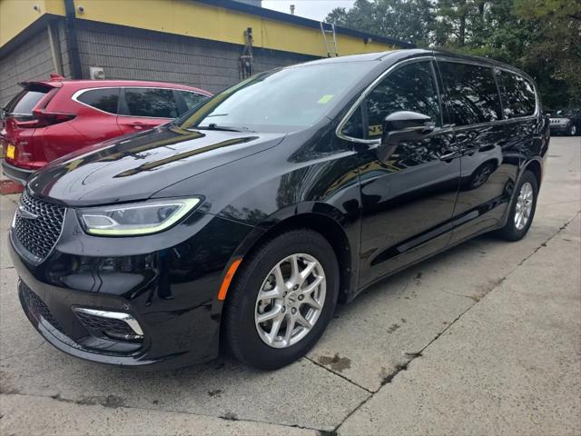 2024 Chrysler Pacifica Touring