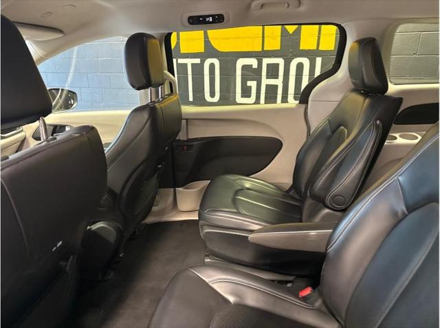 2023 Chrysler Pacifica Hybrid Touring L