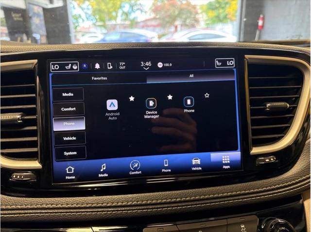2023 Chrysler Pacifica Hybrid Touring L