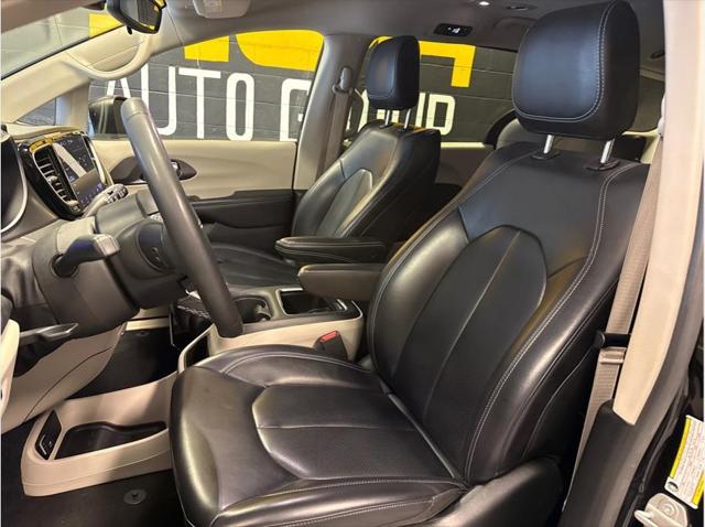 2023 Chrysler Pacifica Hybrid Touring L
