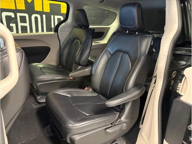 2023 Chrysler Pacifica Hybrid Touring L