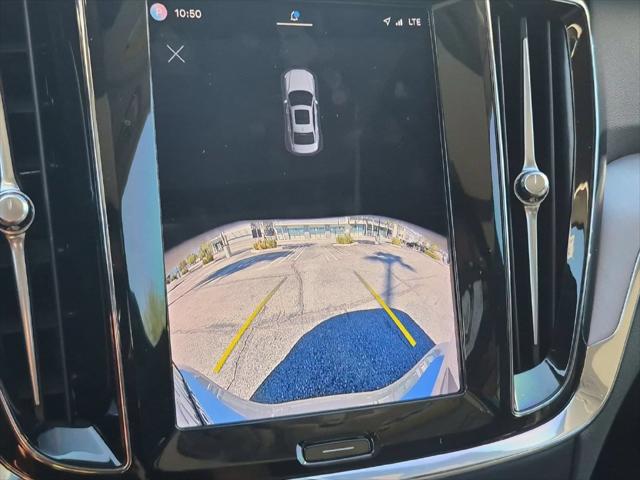 2024 Volvo S60 B5 Core Dark Theme