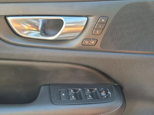 2024 Volvo S60 B5 Core Dark Theme
