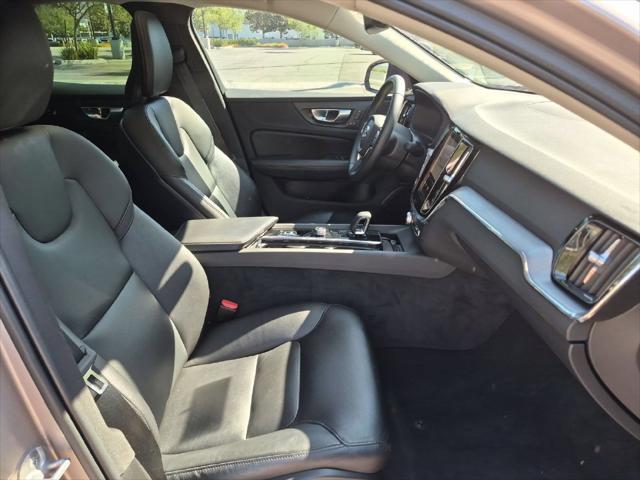 2024 Volvo S60 B5 Core Dark Theme