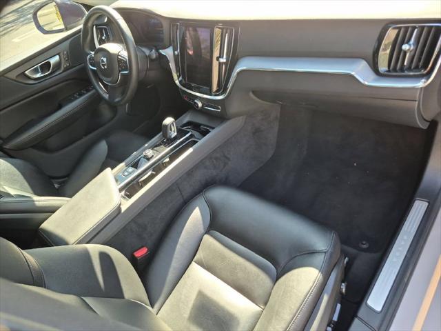 2024 Volvo S60 B5 Core Dark Theme