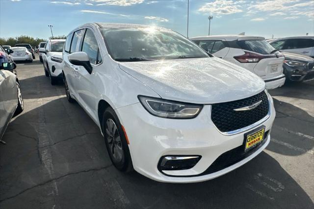 2023 Chrysler Pacifica Hybrid Touring L