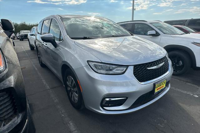 2023 Chrysler Pacifica Hybrid Touring L