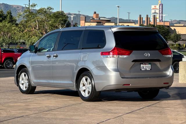 2011 Toyota Sienna Base V6