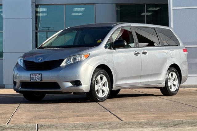 2011 Toyota Sienna Base V6