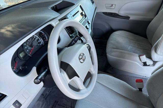 2011 Toyota Sienna Base V6