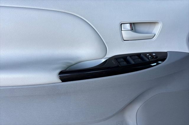 2011 Toyota Sienna Base V6