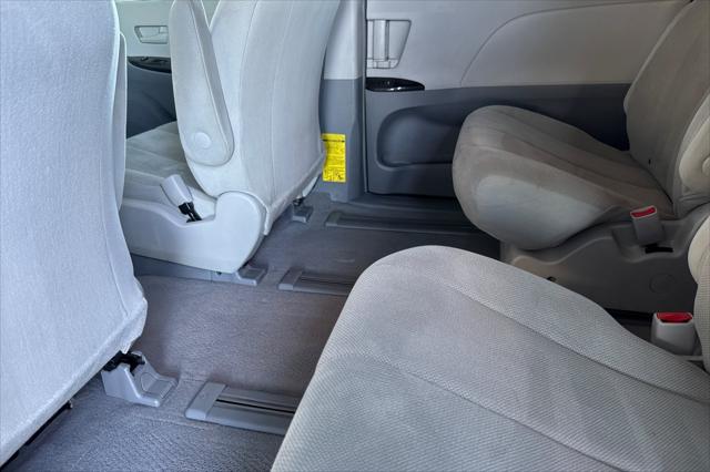 2011 Toyota Sienna Base V6