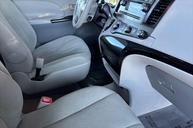 2011 Toyota Sienna Base V6