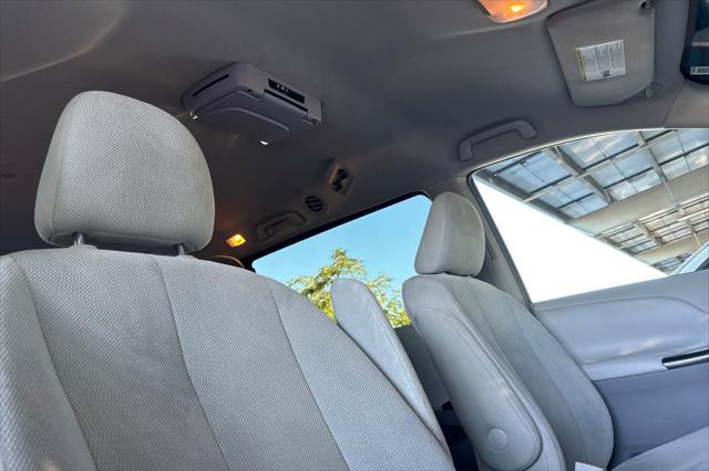 2011 Toyota Sienna Base V6