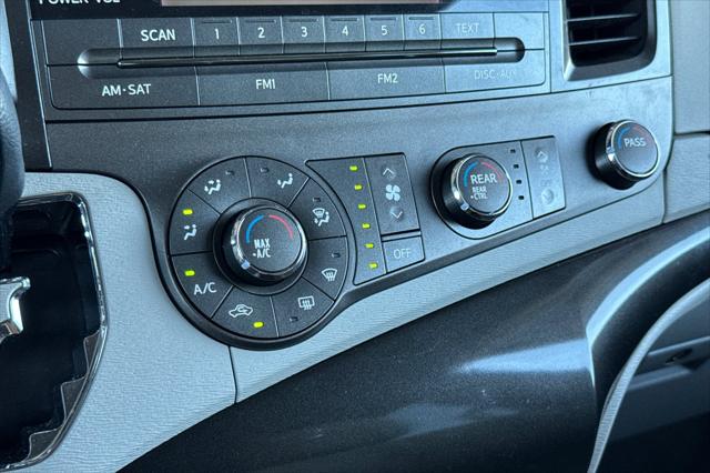 2011 Toyota Sienna Base V6