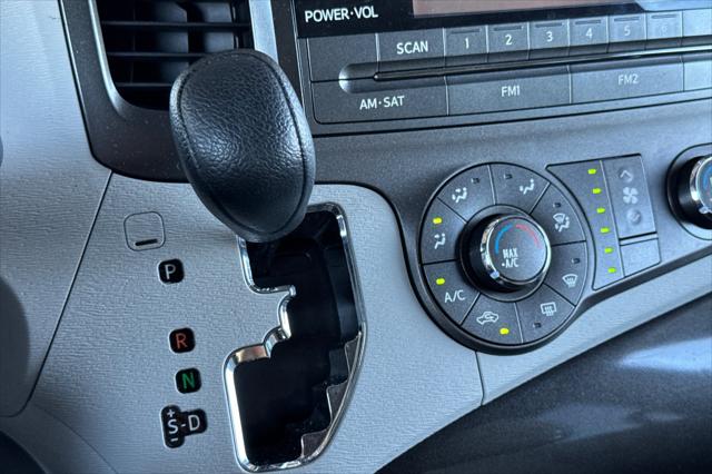 2011 Toyota Sienna Base V6