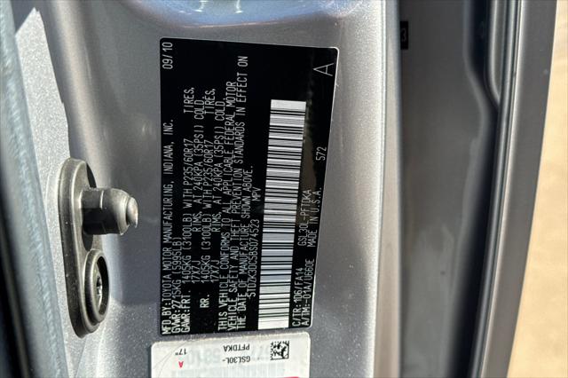2011 Toyota Sienna Base V6