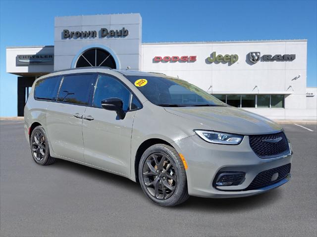 2025 Chrysler Pacifica Limited for sale in Bath, PA
