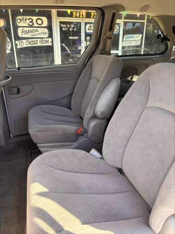2003 Dodge Caravan SE