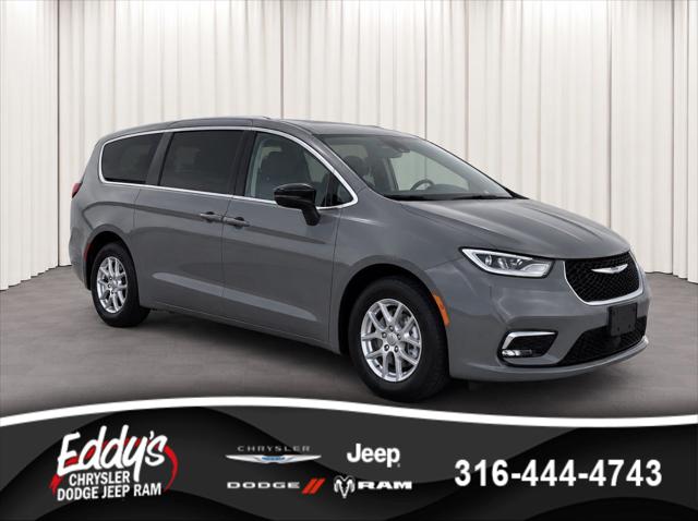 2025 Chrysler Pacifica Select for sale in Wichita, KS