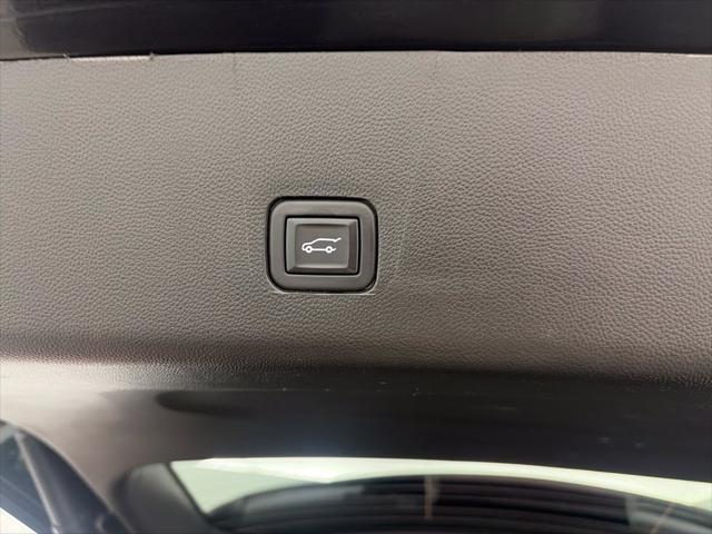 Used 2023 Chevrolet Traverse AWD LT Cloth For Sale in Cortland, NY