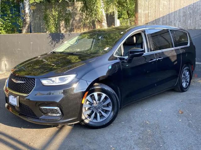 2024 Chrysler Pacifica Hybrid Select for sale in Portland, OR