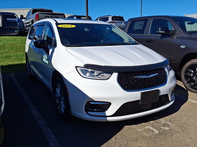 2024 Chrysler Pacifica Touring L AWD for sale in Quarryville, PA