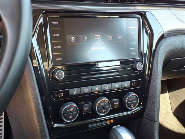 2020 Volkswagen Passat 2.0T R-Line