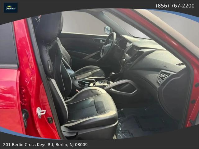 2013 Hyundai Veloster Turbo w/Black