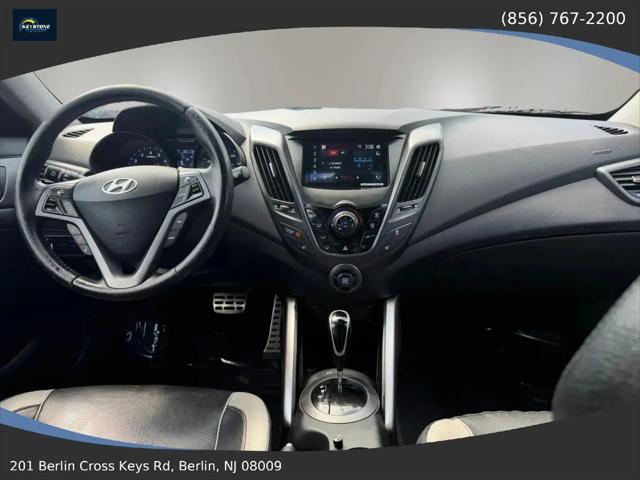 2013 Hyundai Veloster Turbo w/Black