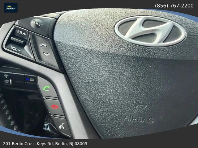 2013 Hyundai Veloster Turbo w/Black