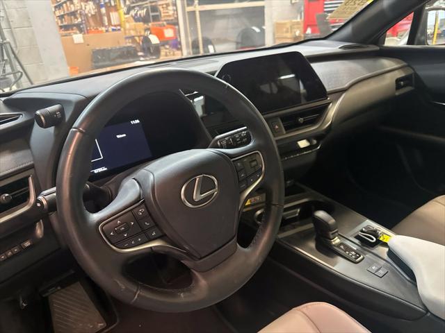 2025 Lexus 300 300h