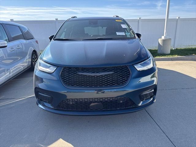 2025 Chrysler Pacifica Limited AWD